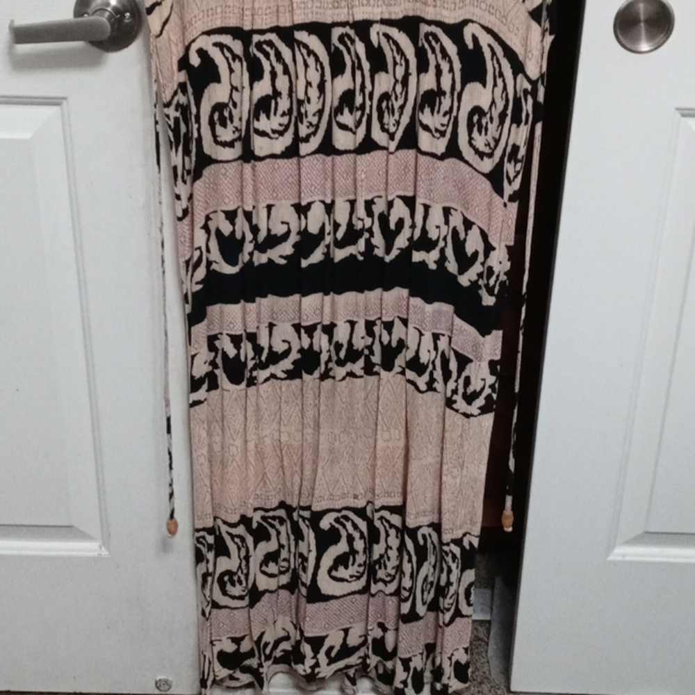 Dress - Picture 6 of 7